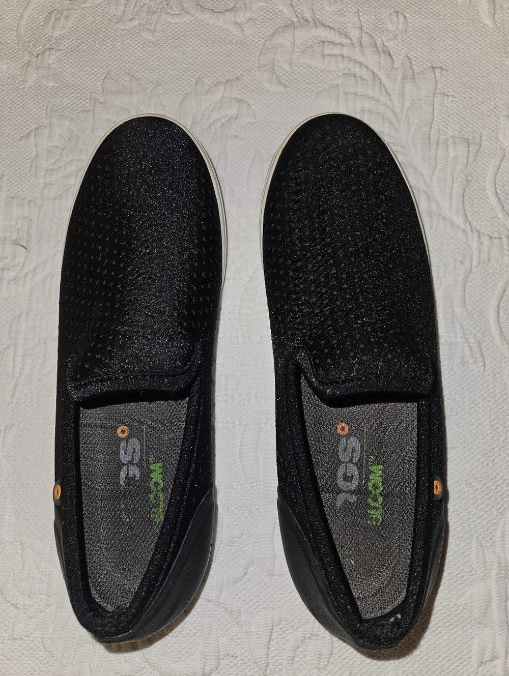 BOGS Womans Kicker Breath Slip-On Sneakers